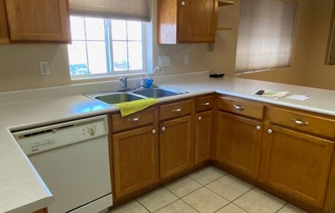 SPACIOUS, SPLIT FLOORPLAN, 4Br/2Ba; Large Yards w/Trees!