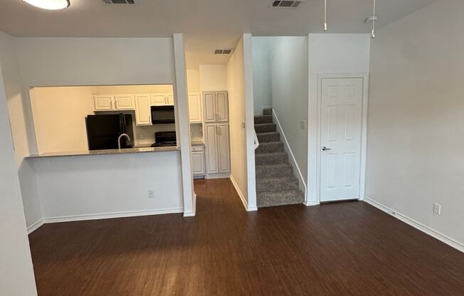 1 bed, 1 bath, 844 sqft, $1,175, Unit 5H-202