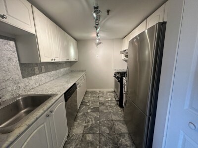 2 beds, 1.5 baths, 850 sqft, $2,850, Unit 420