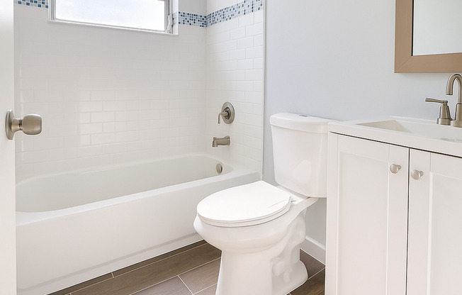 2 beds, 1 bath, 800 sqft, $2,050, Unit 02