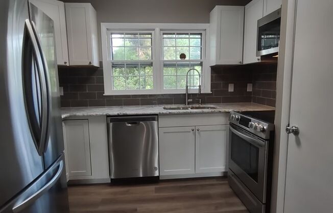 Newly Renovated Condo located in "Coventry Woods"!