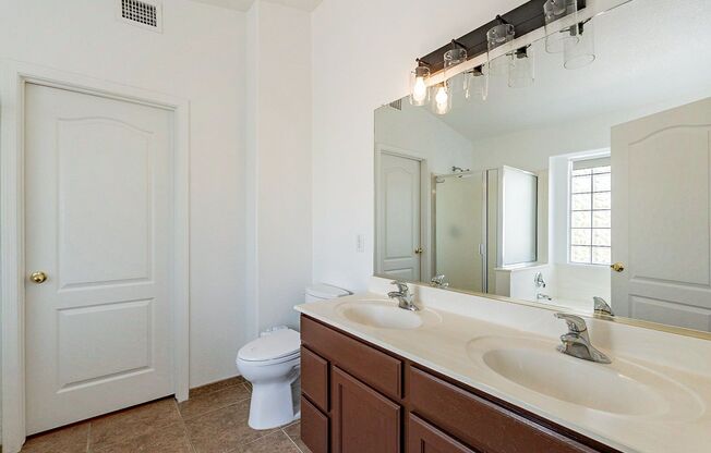 4 beds, 2.5 baths, $3,375