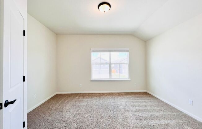 3 beds, 2.5 baths, $1,425, Unit 10318 Lynwood Village Unit 102