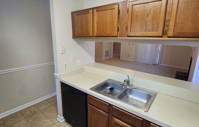 Durham / 2BR Woodcroft Condo AVAIL