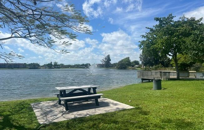 Davie Commons Apts LLC