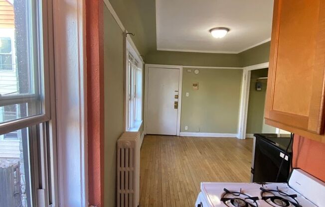 Studio, 1 bath, $675, Unit 24