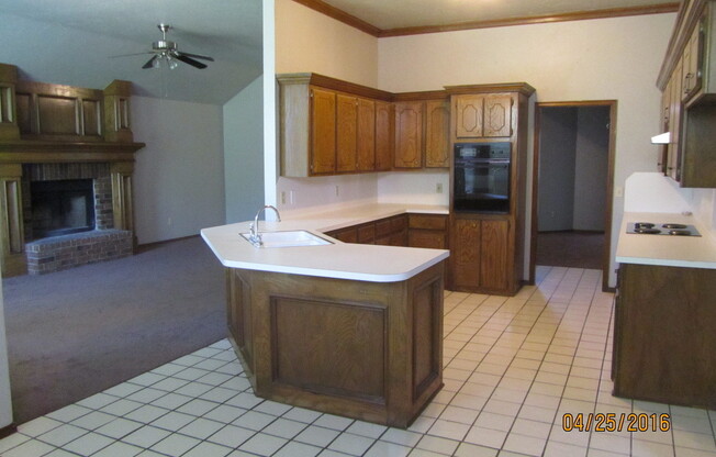 3 beds, 2 baths, $1,750