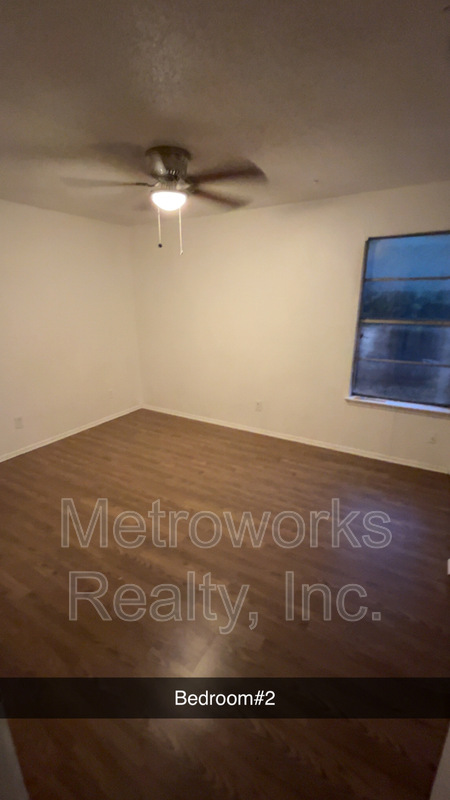 206 PINE MDW DR