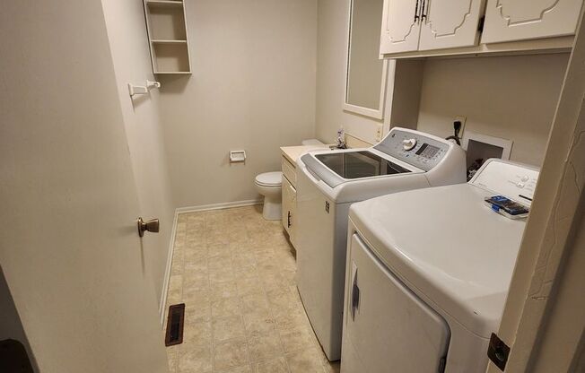 3 Bedroom 3 Bathroom Millard North Home Ready NOW!