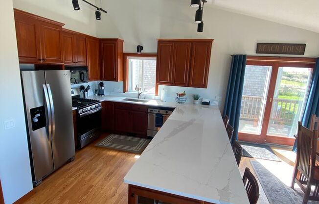 LONG BEACH VACATION HOME BY THE MONTH - VIEW & BEACH ACCESS