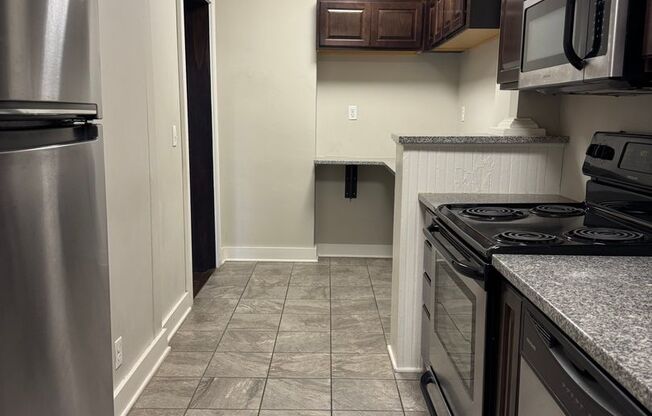 1 bed, 1 bath, 664 sqft, $850, Unit #4