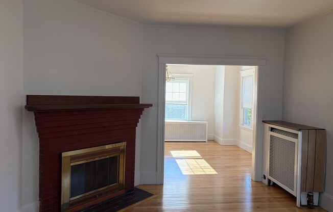4 beds, 2 baths, 1,889 sqft, $3,800