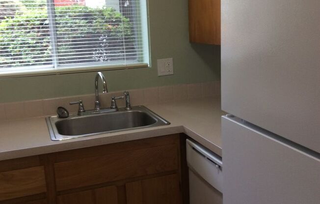 2 beds, 1 bath, 740 sqft, $1,450, Unit 103
