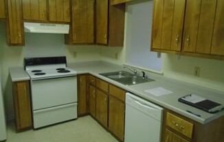 PRE LEASING AUGUST 2026!