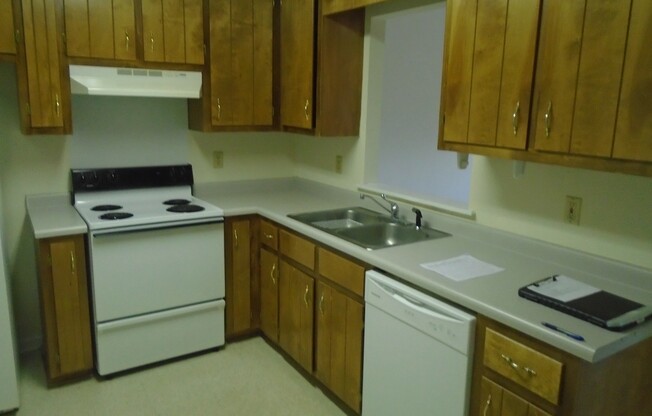 PRE LEASING AUGUST 2026!