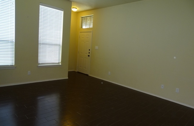 3 beds, 2.5 baths, $1,695