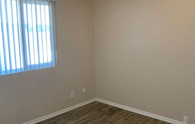 2 beds, 1 bath, 830 sqft, $1,450