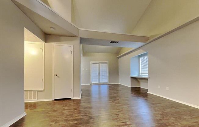 910 TURNER CT