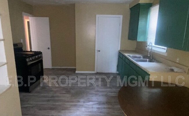 3 beds, 1 bath, 1,108 sqft, $1,300