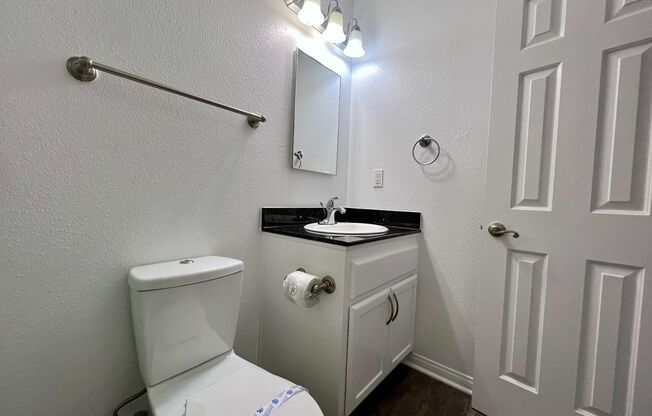 2 beds, 1.5 baths, 900 sqft, $2,765, Unit E11