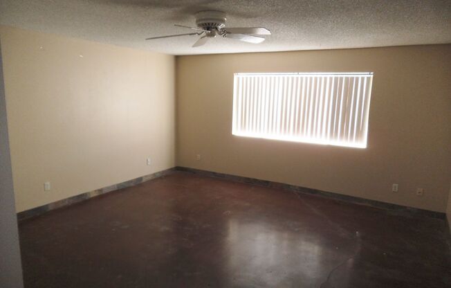 2 beds, 1 bath, $1,050, Unit 125