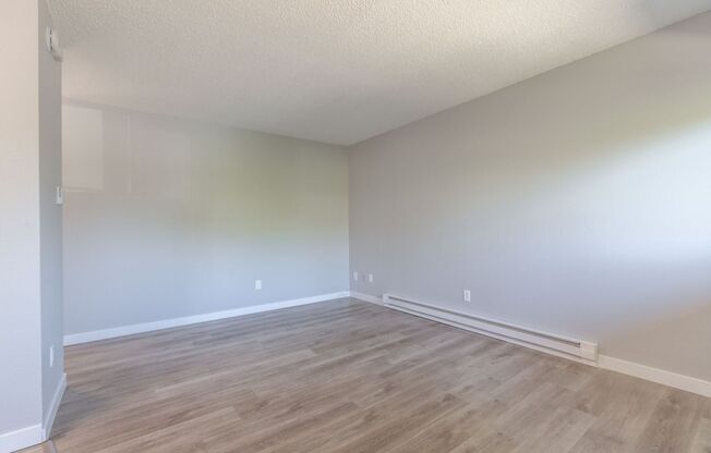 2 beds, 1 bath, 800 sqft, $1,495, Unit 17