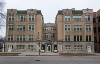 1320 E HYDE PARK BLVD