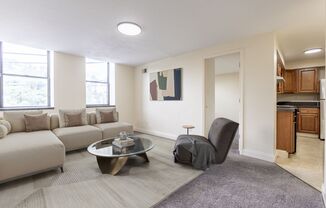 182 W WARRINGTON AVE