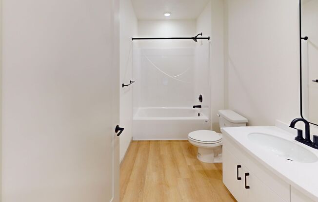Studio, 1 bath, 535 sqft, $1,240, Unit 6410-105