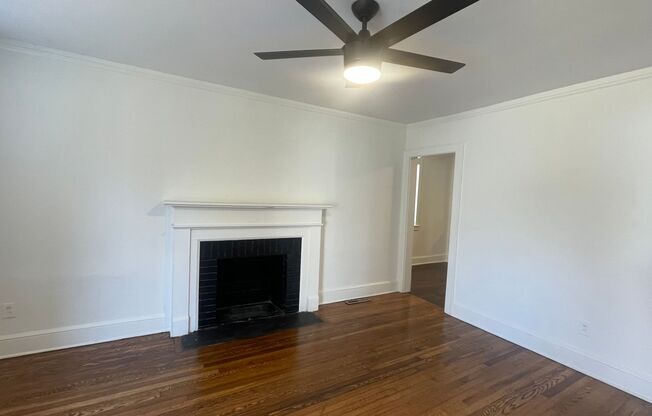 Charming three bedroom two bathroom home in Augusta Road neighborhood! 1st month free!