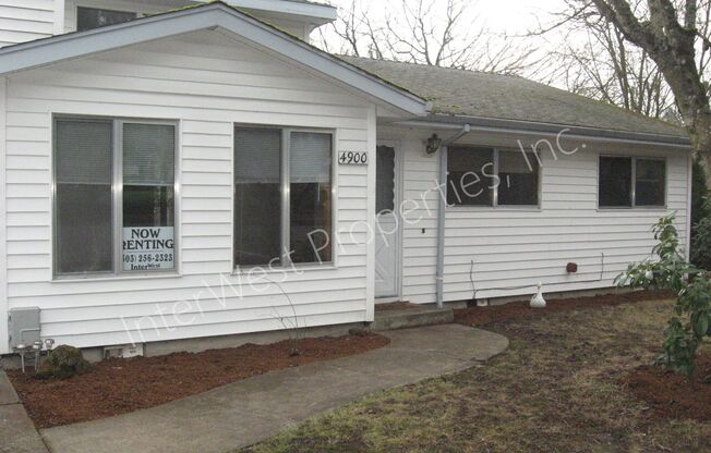 3 Bed 2 Bath Beaverton Home with big backyard, storage shed, A/C and fireplace!!