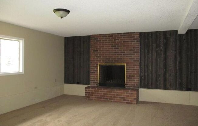 Spacious Salmon Creek Home on a Quarter-Acre Lot – Don’t Miss Out!