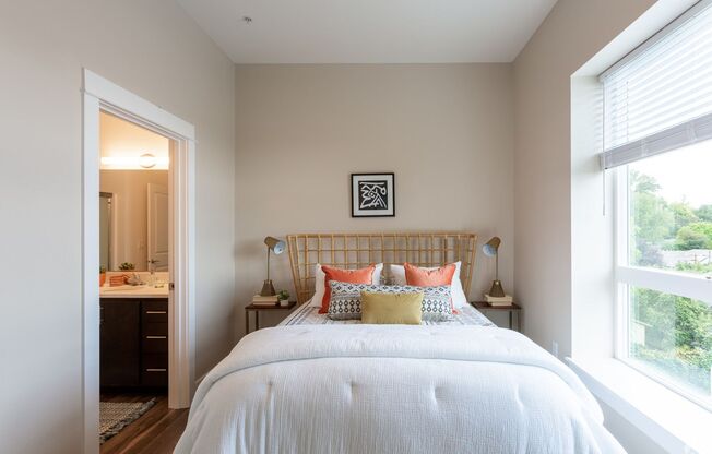 2 beds, 1 bath, 751 sqft, $1,995, Unit 203