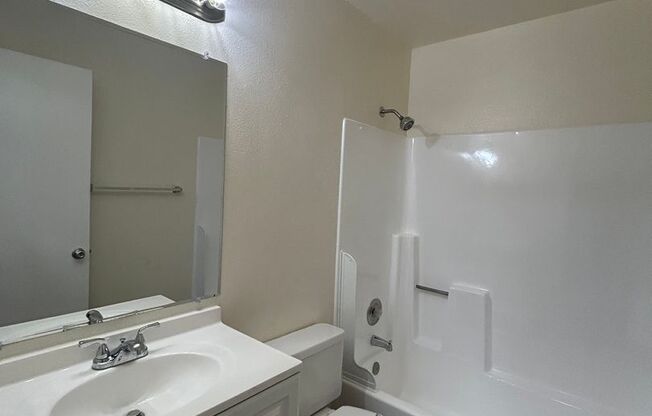 2 beds, 2 baths, 875 sqft, $1,995, Unit 23