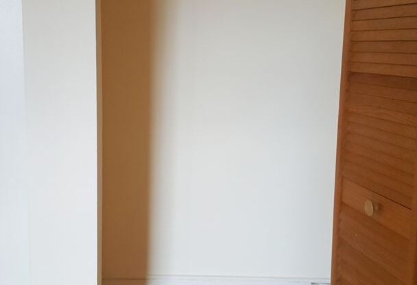 Studio, 1 bath, 240 sqft, $1,125, Unit 501