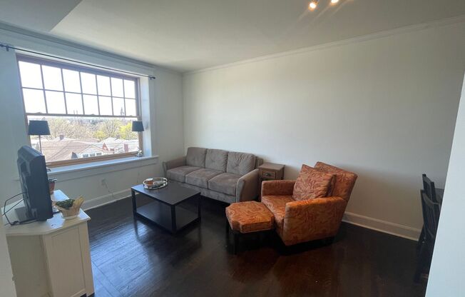 3 beds, 2 baths, 736 sqft, $2,950, Unit 56