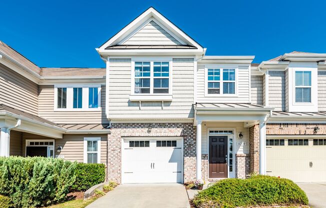 Beautiful 3-Bed, 2.5 Bath Townhome Available on 8/15!