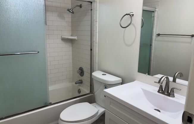 1 bed, 1 bath, 600 sqft, $1,400, Unit #11