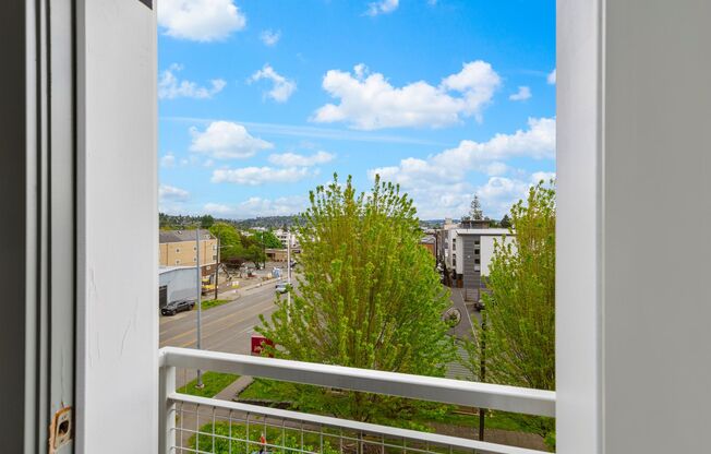 Studio, 1 bath, 322 sqft, $1,290, Unit 410