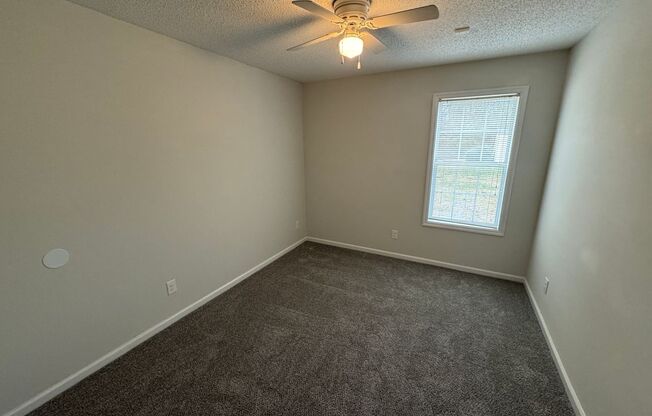 2 beds, 1 bath, $1,100