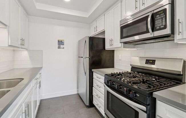 1 bed, 1 bath, 695 sqft, $2,498, Unit 101