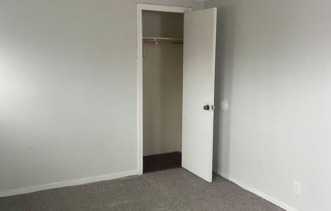 2 beds, 1 bath, $1,025, Unit 120 #14