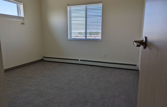 2 beds, 1 bath, 868 sqft, $1,095, Unit 111