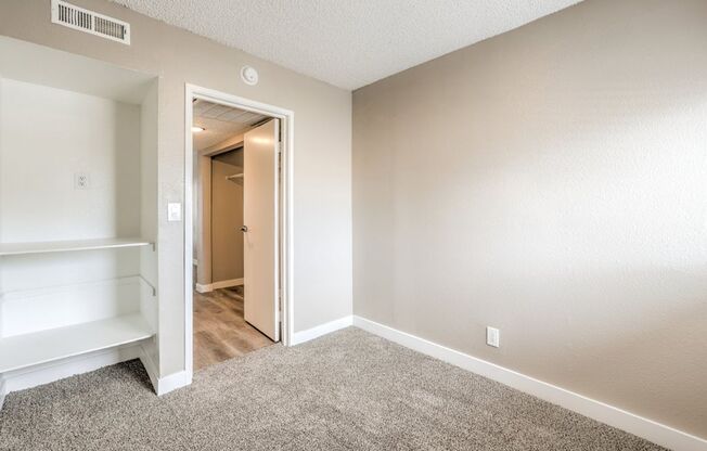 2 beds, 1 bath, $1,200