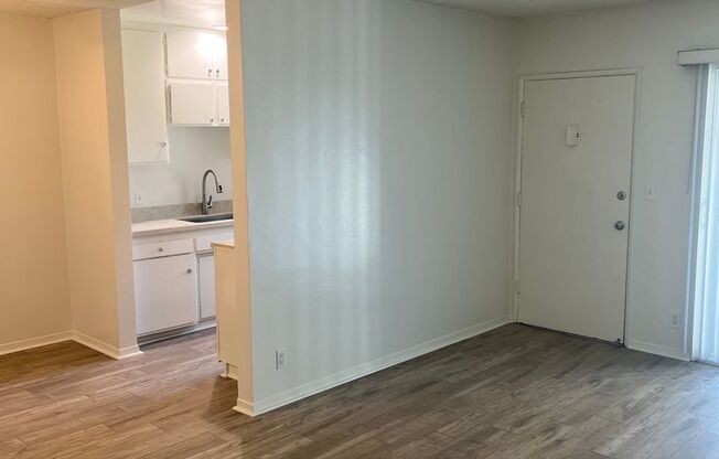 Second-floor 1-bedroom apartment in Whittier.