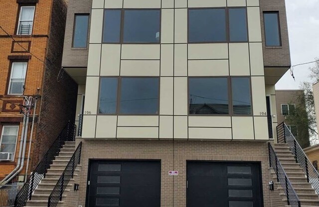 194 DELAWARE AVE