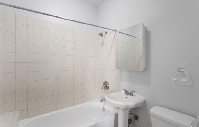 1 bed, 1 bath, 409 sqft, $1,675, Unit 7445-212