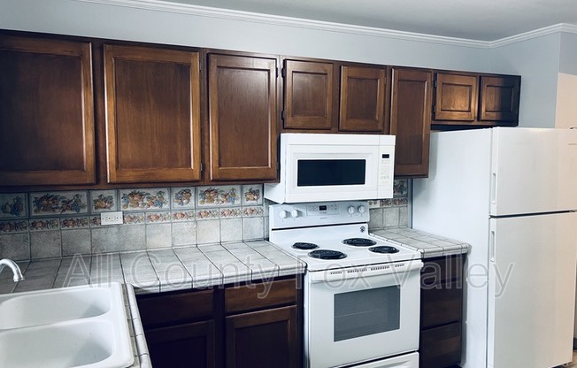 142 E WINCHESTER