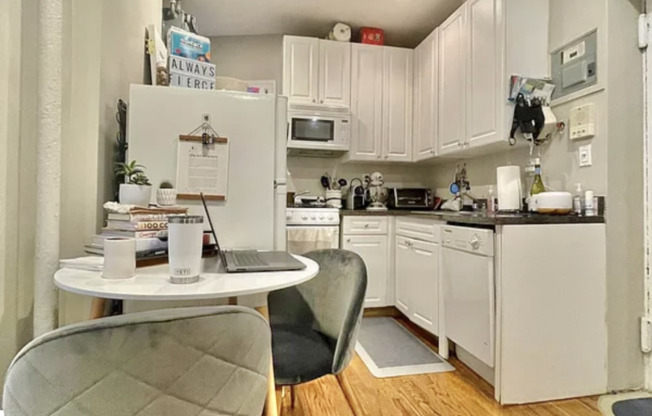 1 bed, 1 bath, $2,495, Unit 11