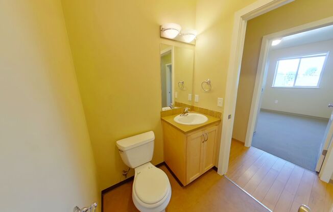 3 beds, 1.5 baths, 848 sqft, $2,400, Unit 307